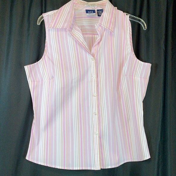 DCC Button down sleeveless blouse - Picture 1 of 4